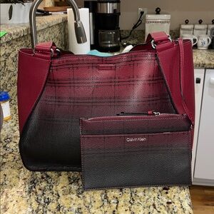 EUC Calvin Klein Estelle Novelty Handbag with matching wristlet.